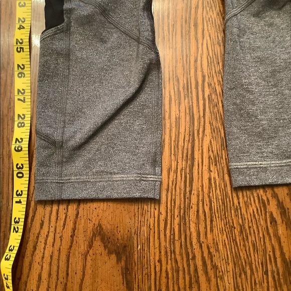 EUC Lululemon leggings size 2 - Picture 7 of 7